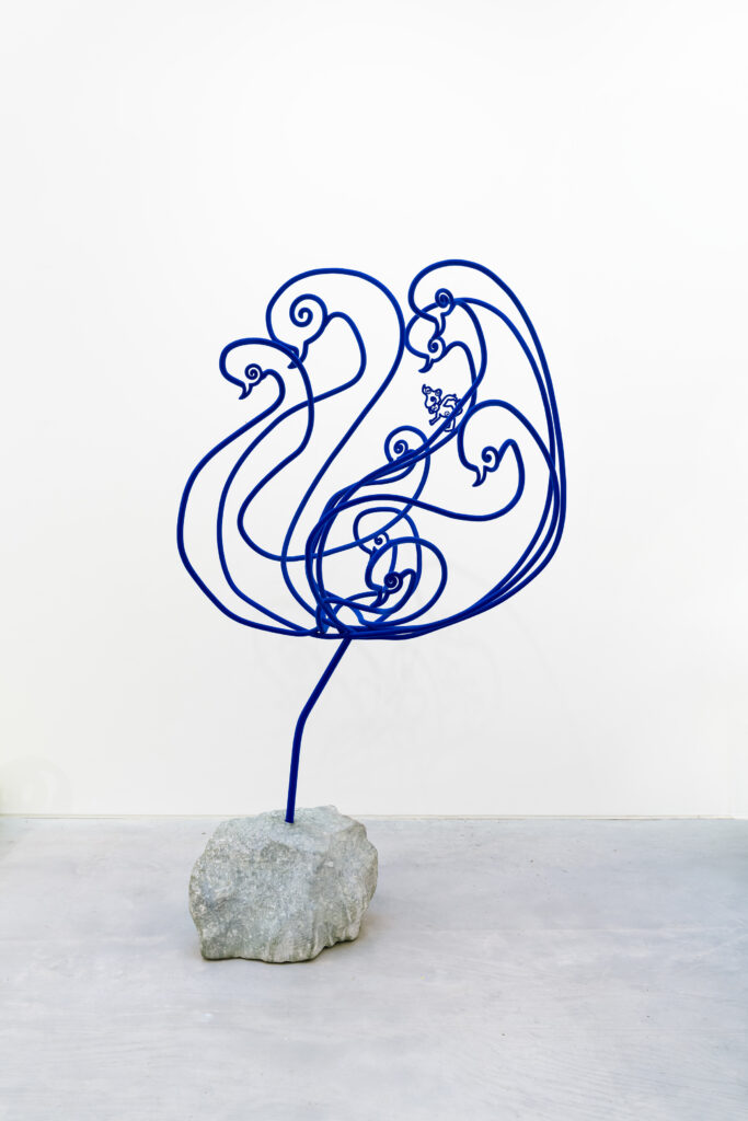 DSC02623 H187.5cm Out With Lanterns Blue Flock compressed